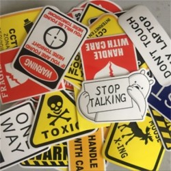 50db 50Pcs sok vicces fekete és piros matrica Snowboard poggyász autós laptop