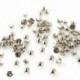 100 PCS piramis szegecs gótikus ezüsttel, kb. 5 x 4 mm W3Y8