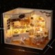 Babaház bútor Diy miniatűr porvédő 3D fa miniatűr Dollhous O8F5