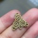 Kelta Triskelion Charms, 10db nagykereskedelem 19 mm-es antikolt bronz bevonatú csatlakozó