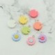 16 mm -es kis méretű gyanta Színes Hiányzó szirom Daisy függő DIY kiegészítők ékszerek készítéséhez