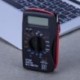 DT83B hordozható digitális multiméter 1999 számok mini zsebampermérő volt feszültségmérő áram feszültség ohm mérő