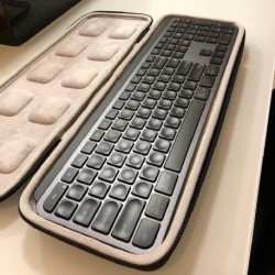 Logitech MX Keys vízálló hordozható hordtáska a Logitech MX Keys Hard Shell vezeték nélküli utazási védő