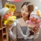 Szín: 1 - 30 cm-es aranyos LaLafanfan Cafe kacsa plüssjáték, kitömött puha Kawaii kacsababa állatpárna születésnapi