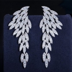 Fém színe: ezüst - CWWZircons elegáns, 18 karátos arannyal bevont cirkónia hosszú, lelógó tollas szárnyas fülbevaló