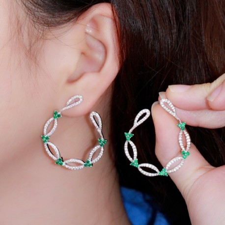 Fém szín: Elegáns zöld - CWWZircons Noble Stílusos üreges, zöld köbös cirkon virág nagy csepp party fülbevaló