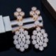 Fém szín: arany - CWWZircons Fényes Micro Pave Cubic cirkónia kövek Menyasszonyi Long Dangle Csepp arany színű