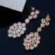 Fém szín: arany - CWWZircons Fényes Micro Pave Cubic cirkónia kövek Menyasszonyi Long Dangle Csepp arany színű