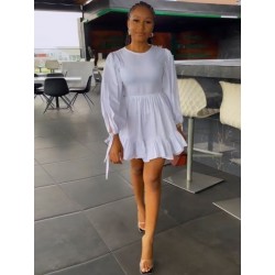 Szín: fehér L - Egyszerű, osztott lámpás, hosszú ujjú, A-vonalú női ruha, masszív nyakú, magas derekú redőzött