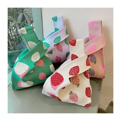 Szín: lila - Aranyos eper lány diák kötött kézitáska japán mini hordozható csomós csuklótáska női felső fogantyús